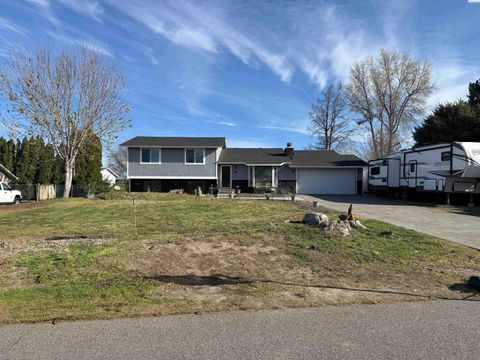 Photo of 6105 W Sylvester St, Pasco, WA 99301 (MLS # 291720)