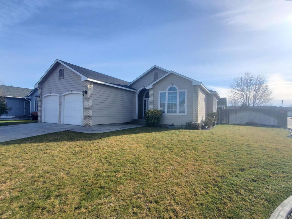 Photo of 7145 W 2nd Place, Kennewick, WA 99336 (MLS # 290413)