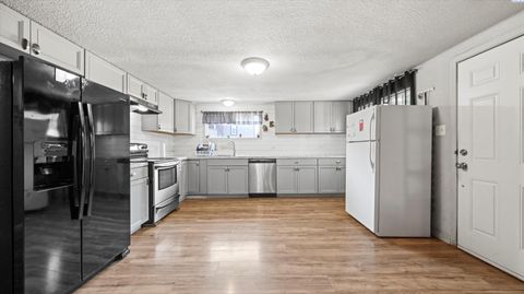 Photo of 1082 N 61st Ave, West Richland, WA 99353 (MLS # 287215)