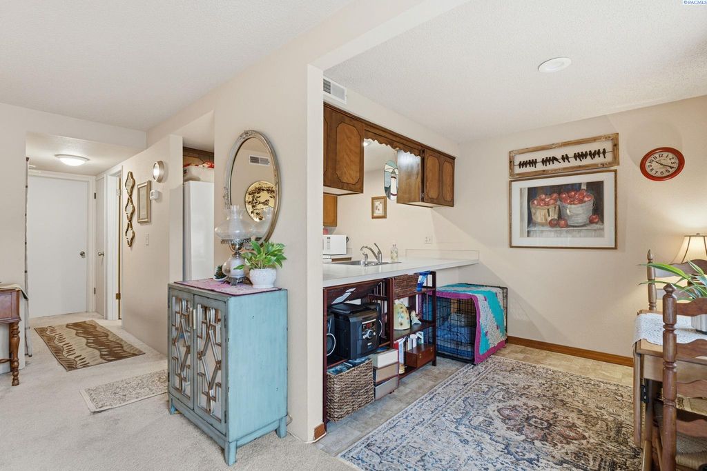 Photo of 420 S Quincy St #M, Kennewick, WA 99336 (MLS # 289768)