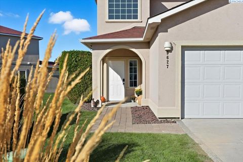 Photo of 9627 Mia Ln, Pasco, WA 99301 (MLS # 288133)