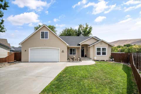 Photo of 500 Paver Ct, Benton City, WA 99320 (MLS # 295213)