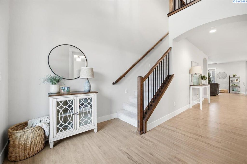 Photo of 2473 Maggio Loop, Richland, WA 99352 (MLS # 290109)