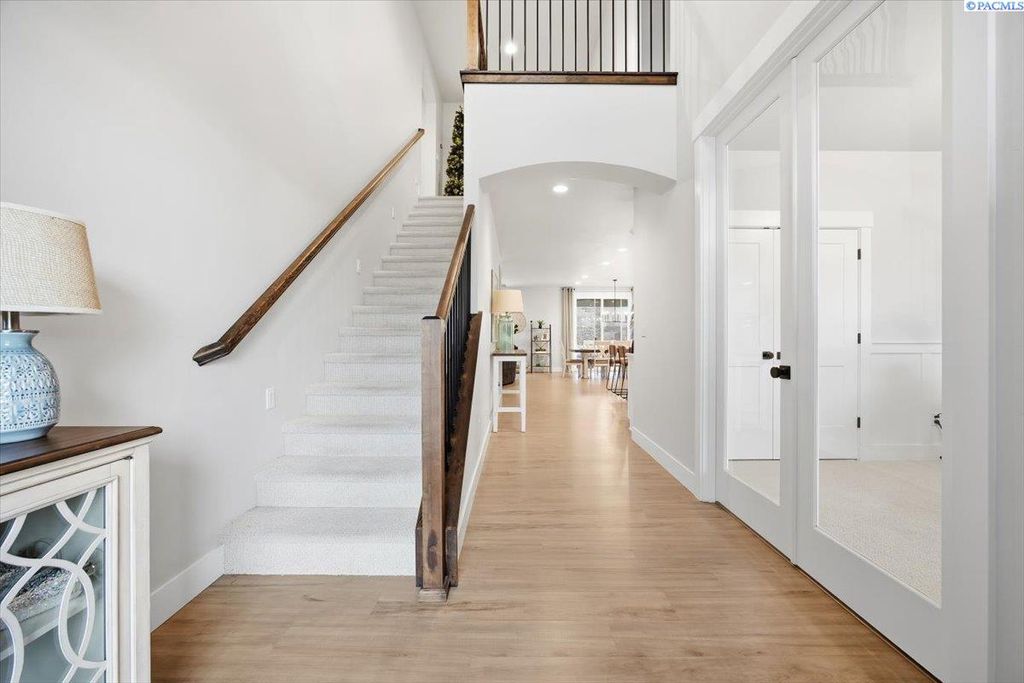 Photo of 2473 Maggio Loop, Richland, WA 99352 (MLS # 290109)