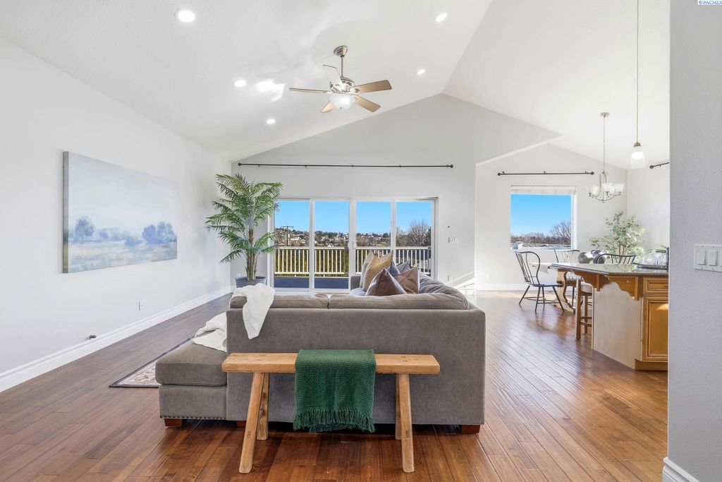 Photo of 1882 Nova Ln, Kennewick, WA 99352 (MLS # 290964)