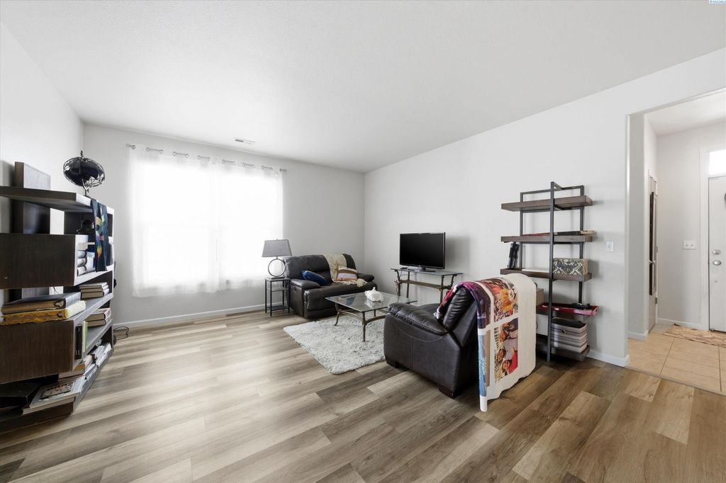 Photo of 4604 Arabian Lane, Pasco, WA 99301 (MLS # 291511)