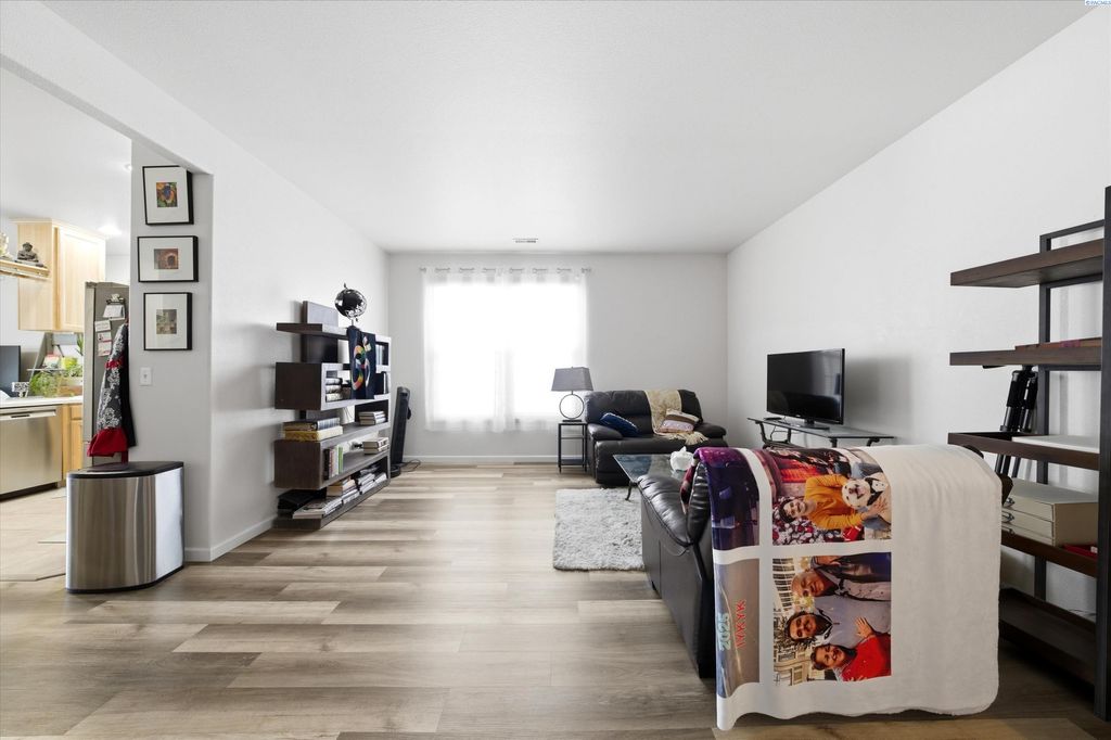 Photo of 4604 Arabian Lane, Pasco, WA 99301 (MLS # 291511)