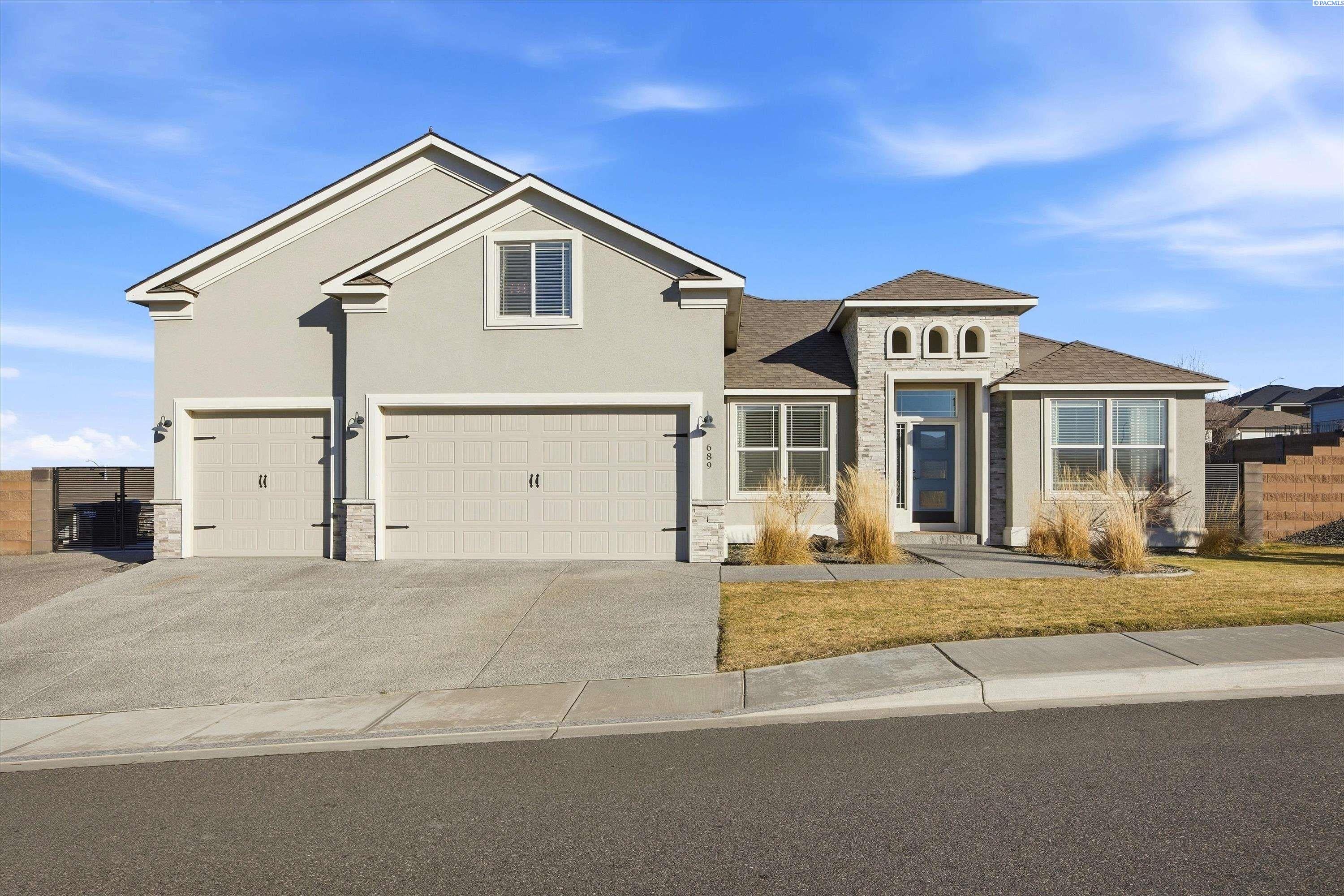 Photo 1 of 34 — 689 Titan Ave, West Richland, WA 99353