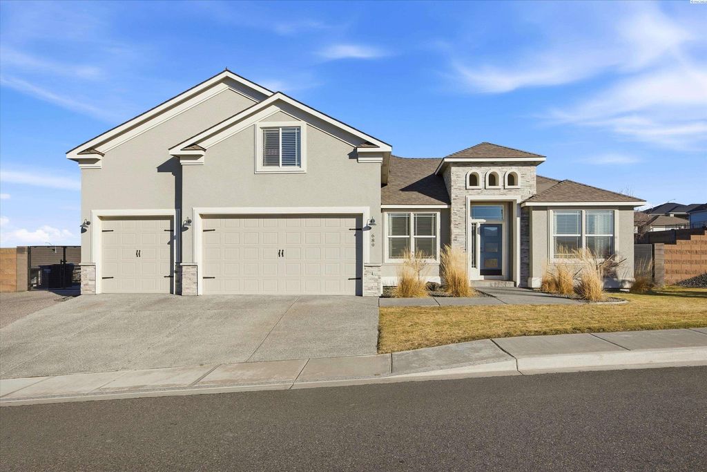 Photo of 689 Titan Ave, West Richland, WA 99353 (MLS # 290837)