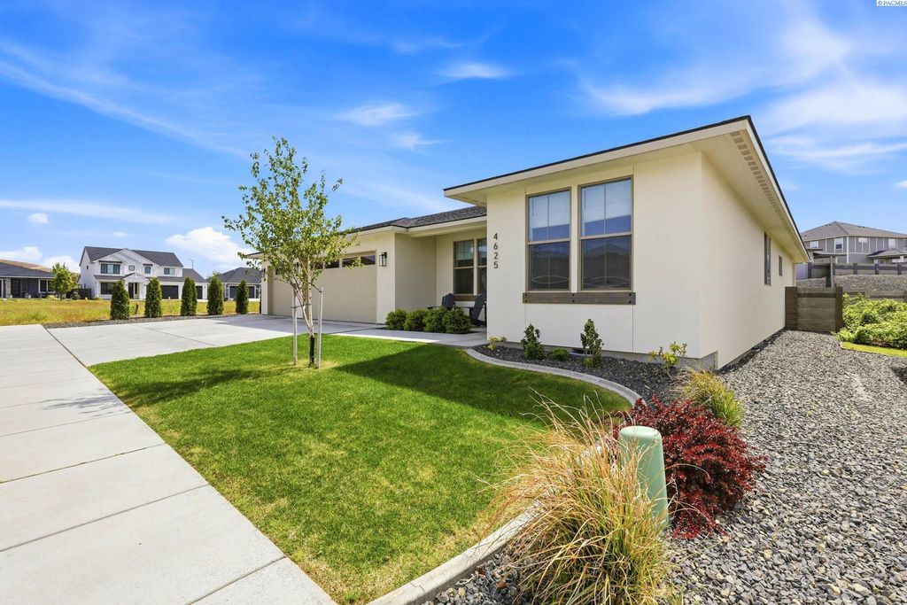 Photo of 4625 White Dr, Richland, WA 99352 (MLS # 292594)