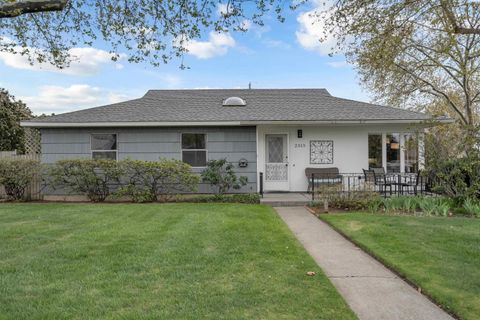 Photo of 2313 Olympia St, Richland, WA 99354 (MLS # 290473)