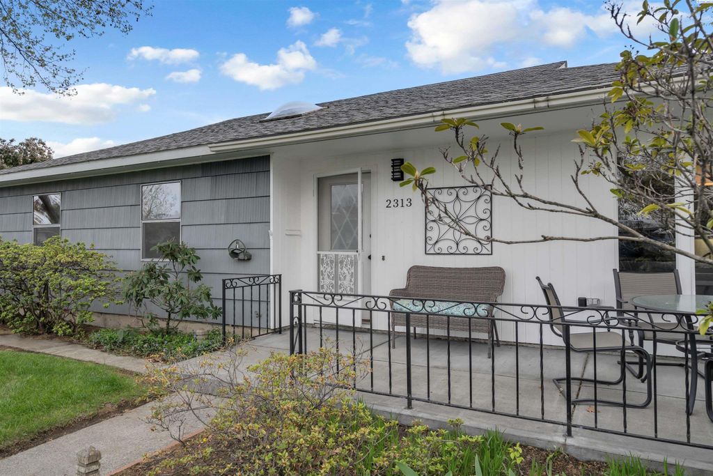 Photo of 2313 Olympia St, Richland, WA 99354 (MLS # 290473)