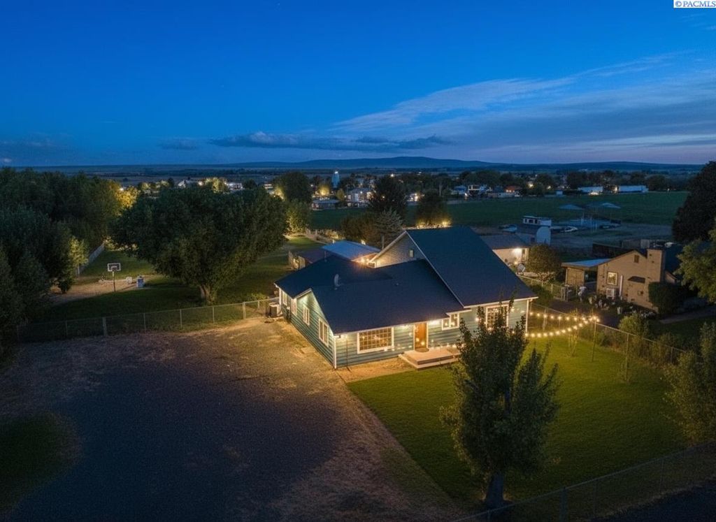 Photo of 103202 W Old Inland Empire Hwy, Prosser, WA 99350 (MLS # 288239)