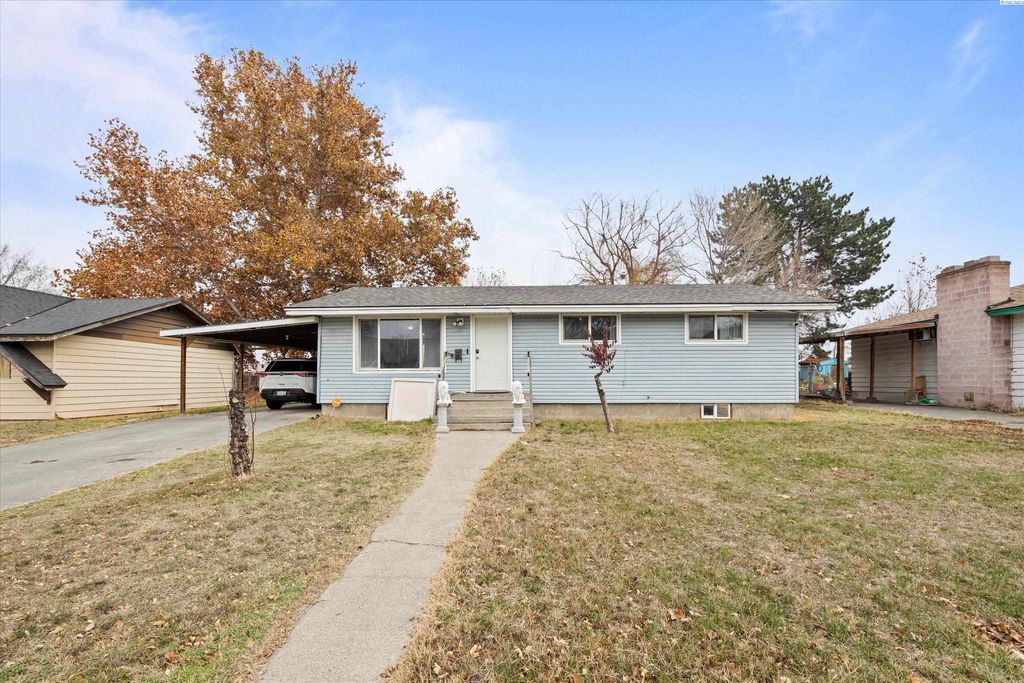 Photo of 1715 N 24th Ave, Pasco, WA 99301 (MLS # 289250)