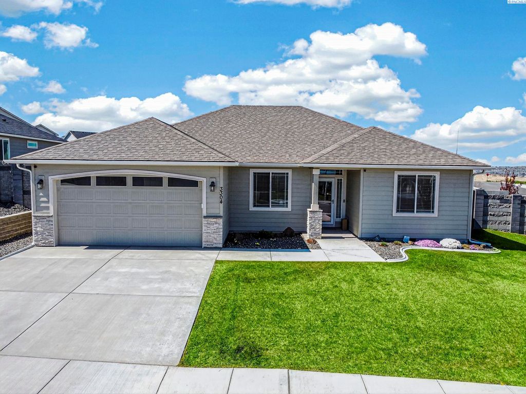 Photo of 3304 S Zimmerman St, Kennewick, WA 99338 (MLS # 291925)