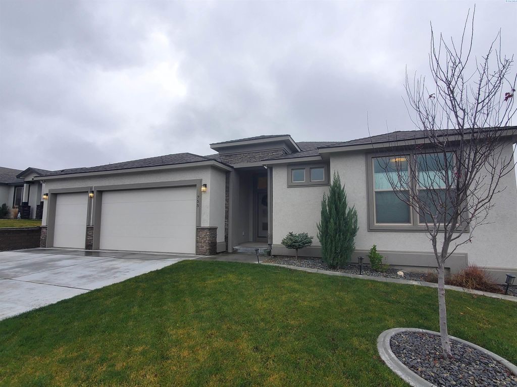 Photo of 755 Thebes Street, West Richland, WA 99353 (MLS # 289709)