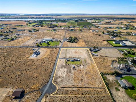 Photo of 7814 NE Road D.7, Moses Lake, WA 98837 (MLS # 288054)