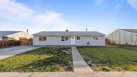 Photo of 903 S Green St, Kennewick, WA 99336 (MLS # 289570)