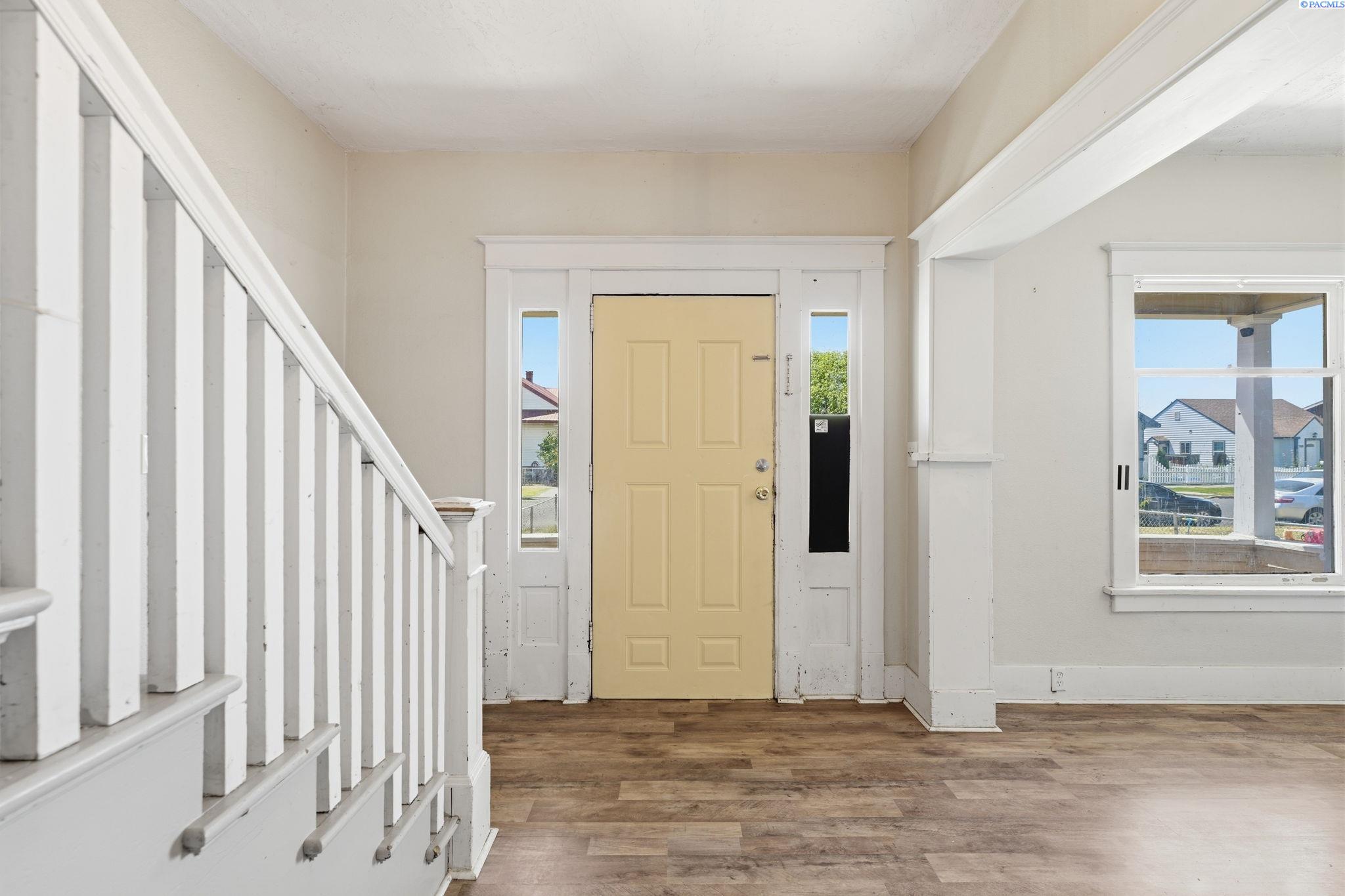 Photo 1 of 22 — 307 W Bonneville St, Pasco, WA 99301