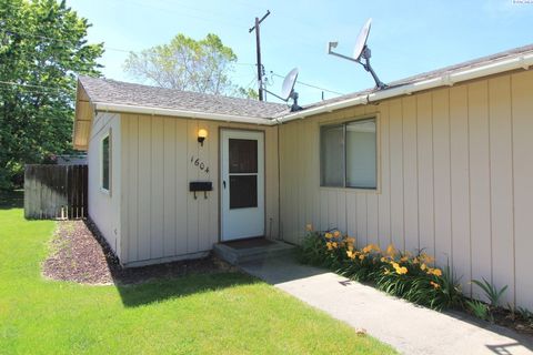 Photo of 1604 Swift Blvd, Richland, WA 99352 (MLS # 287548)