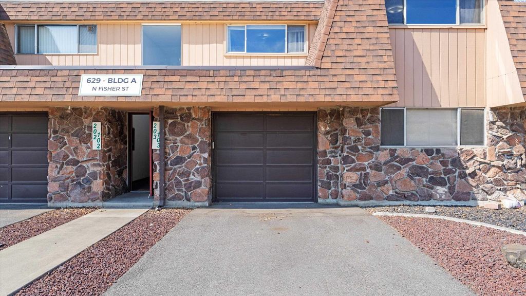 Photo of 629 N Fisher St, Kennewick, WA 99336 (MLS # 287353)