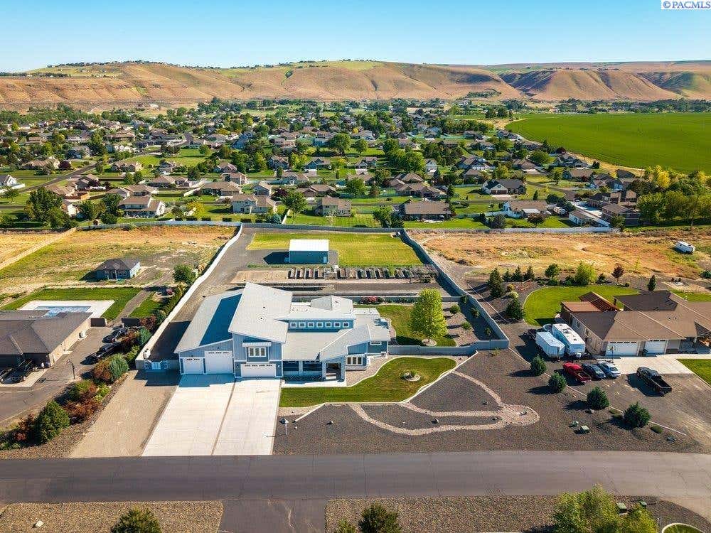 Photo of 98109 162 Pr Se PR, Kennewick, WA 99338 (MLS # 292922)