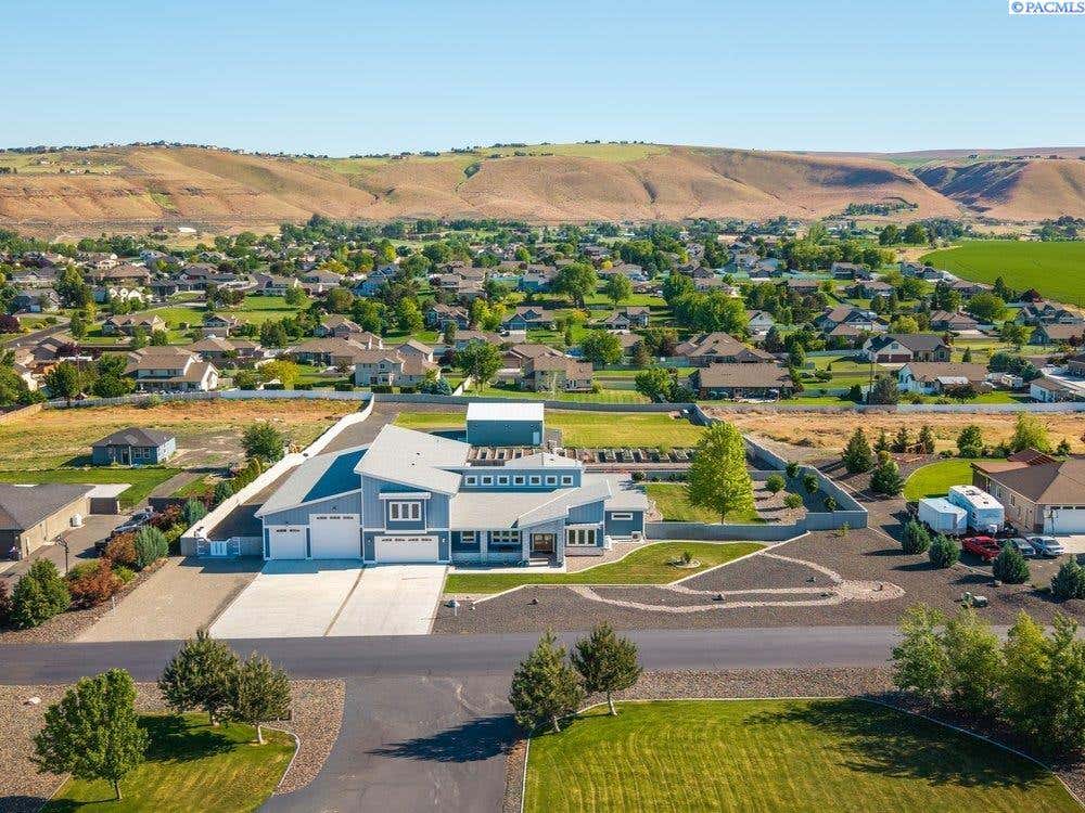Photo of 98109 162 Pr Se PR, Kennewick, WA 99338 (MLS # 292922)