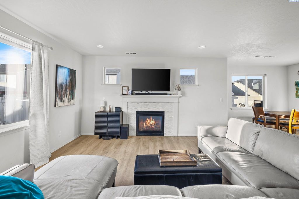 Photo of 2140 W 23rd Ave, Kennewick, WA 99337 (MLS # 290807)