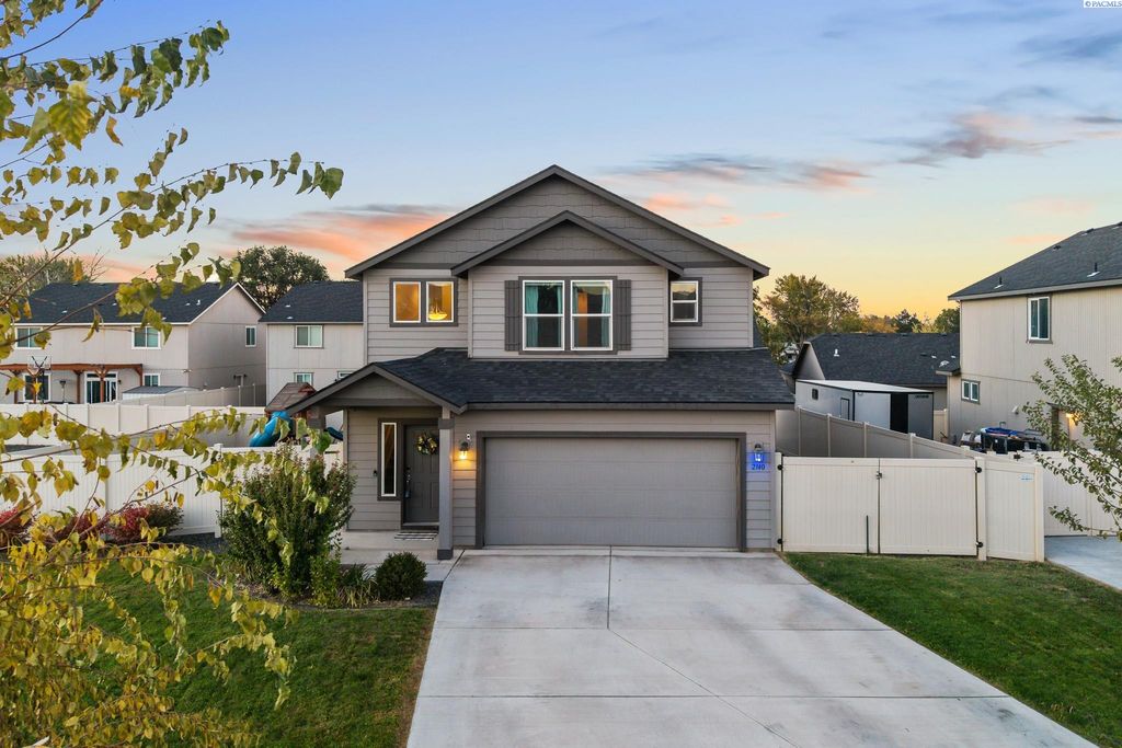 Photo of 2140 W 23rd Ave, Kennewick, WA 99337 (MLS # 290807)