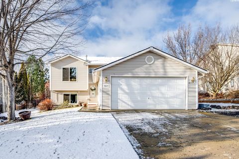 Photo of 1605 NW Arcadia Dr, Pullman, WA 99163 (MLS # 289728)