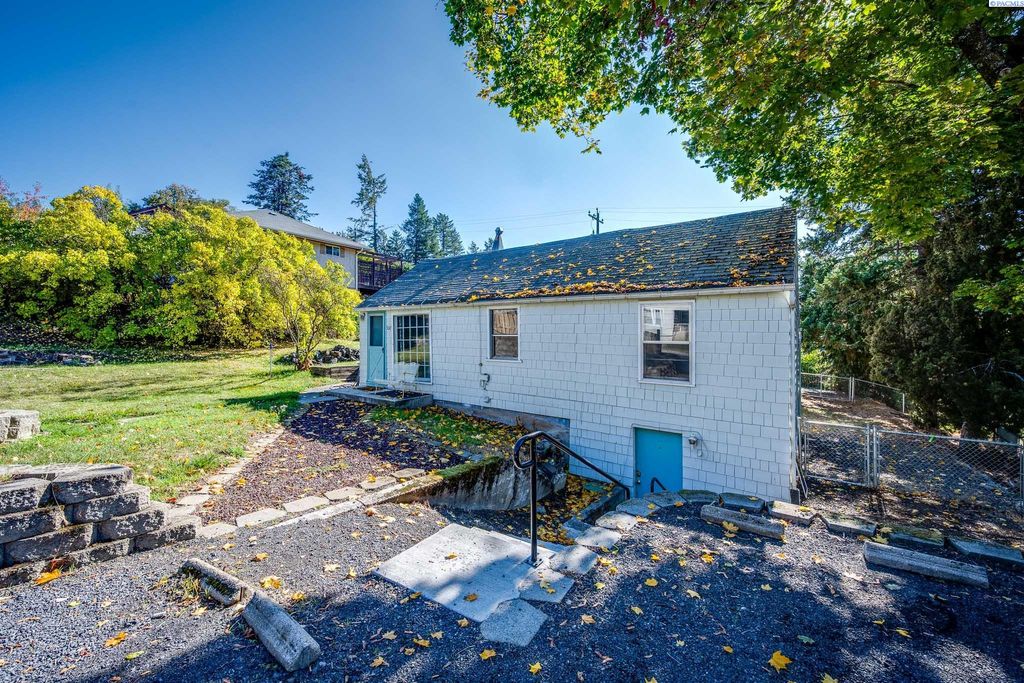 Photo of 337 NW True St, Pullman, WA 99163 (MLS # 288339)