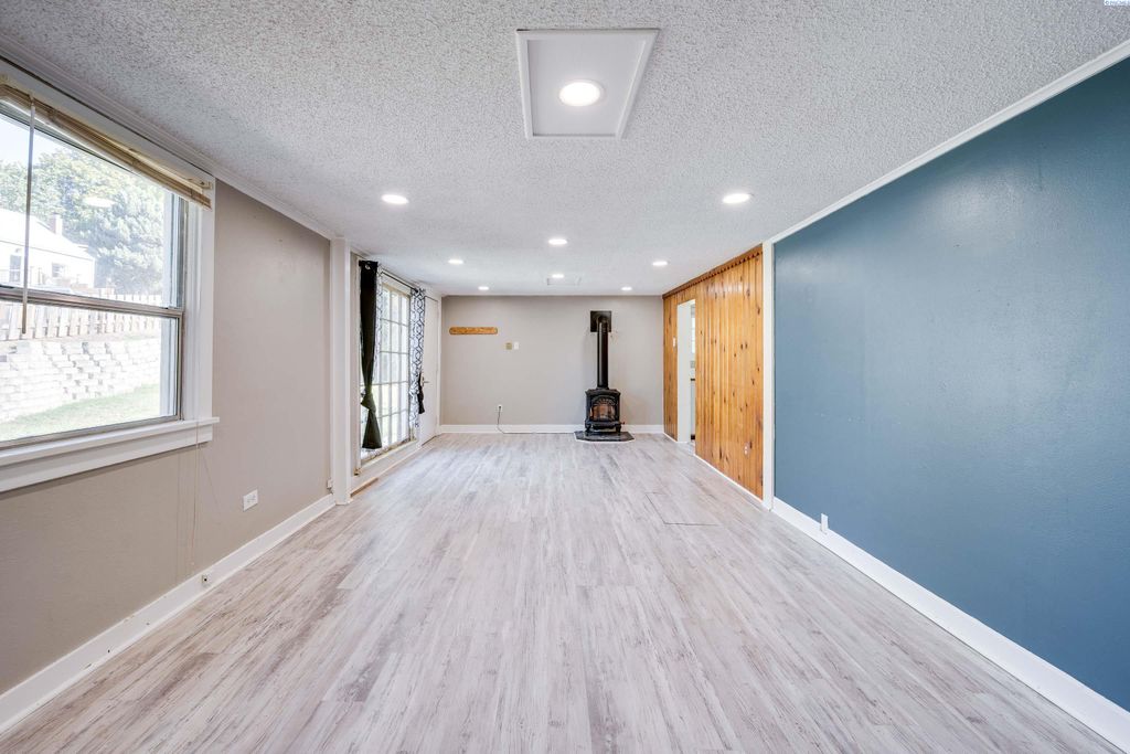 Photo of 337 NW True St, Pullman, WA 99163 (MLS # 288339)