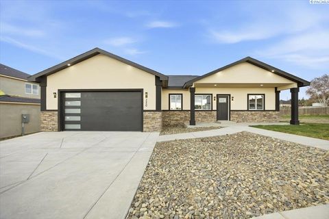 Photo of 320 Victoria St, Sunnyside, WA 98944 (MLS # 291644)