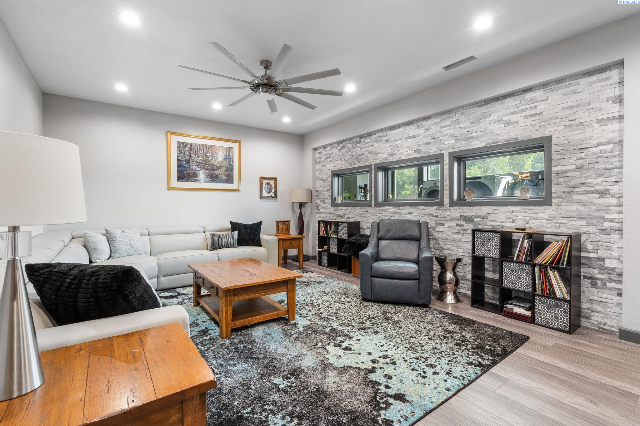 Pasco, Washington 99301, United States, 3 Bedrooms Bedrooms, ,3 BathroomsBathrooms,Residential,Active,150070