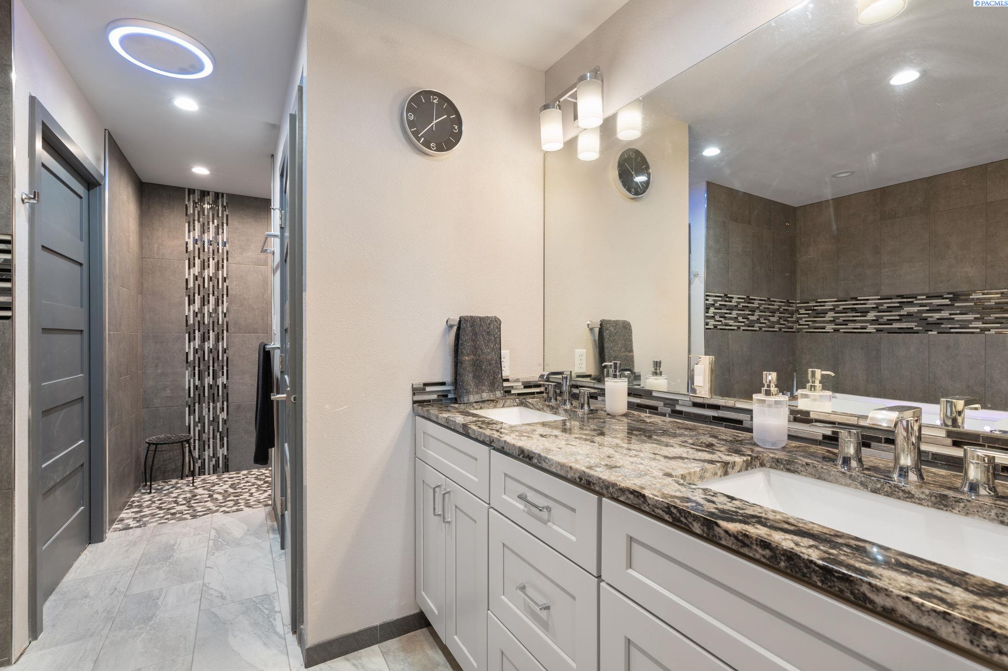 Pasco, Washington 99301, United States, 3 Bedrooms Bedrooms, ,3 BathroomsBathrooms,Residential,Active,150070