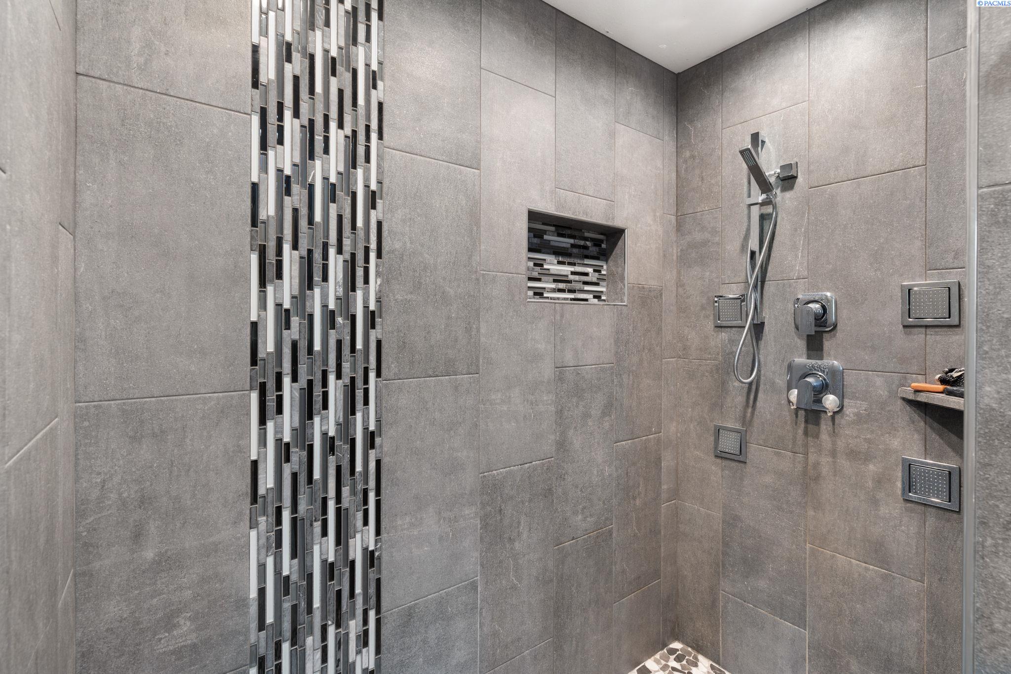 Pasco, Washington 99301, United States, 3 Bedrooms Bedrooms, ,3 BathroomsBathrooms,Residential,Active,150070