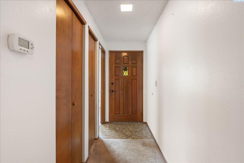 Photo of 4209 W Klamath Avenue, Kennewick, WA 99336 (MLS # 288311)