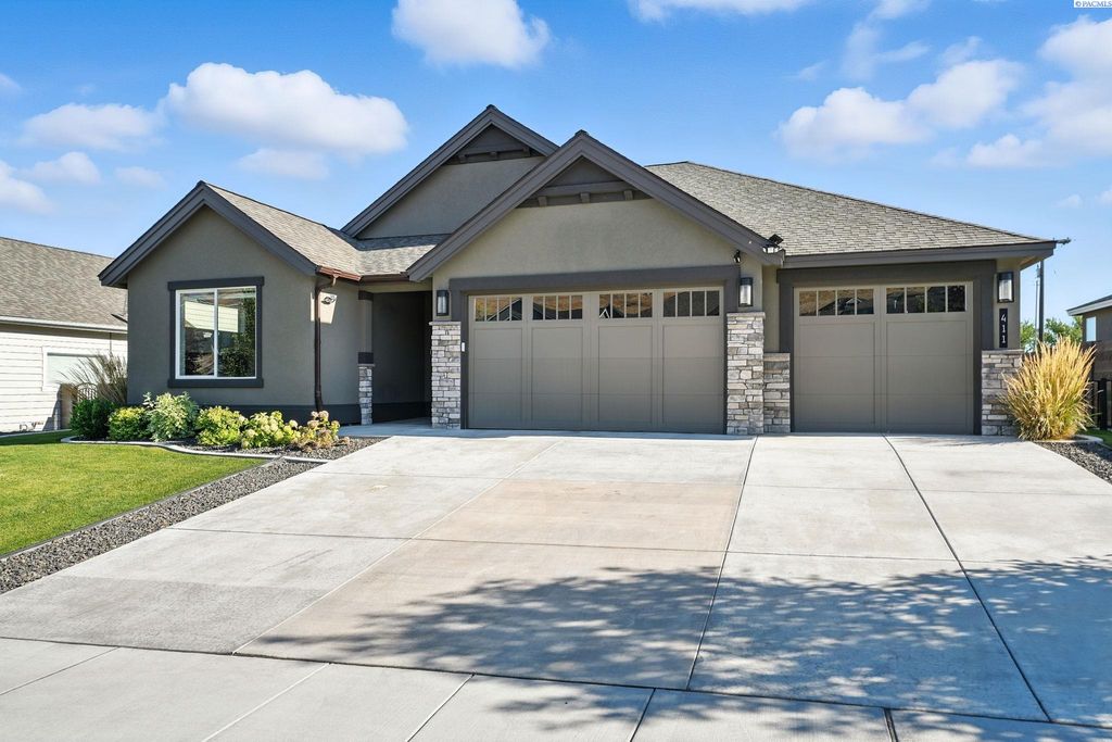 Photo of 411 Epic St, Richland, WA 99352 (MLS # 291703)