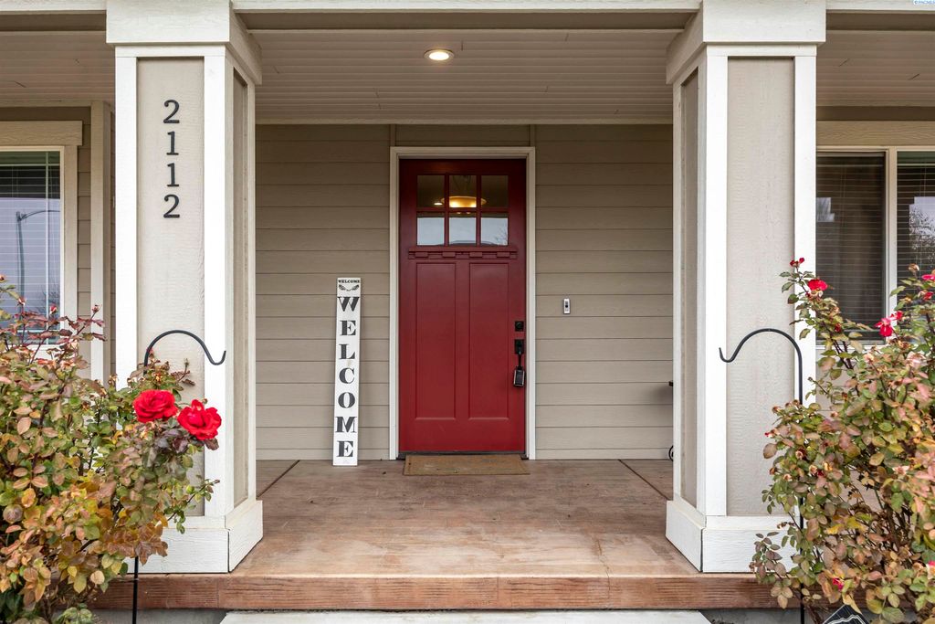 Photo of 2112 Meritage Ave, Richland, WA 99352 (MLS # 289205)