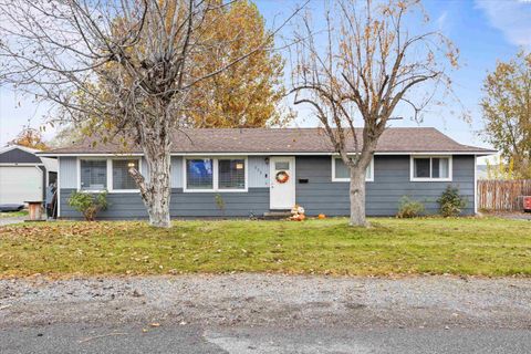 Photo of 111 N Lincoln Ave, Kennewick, WA 99336 (MLS # 288946)