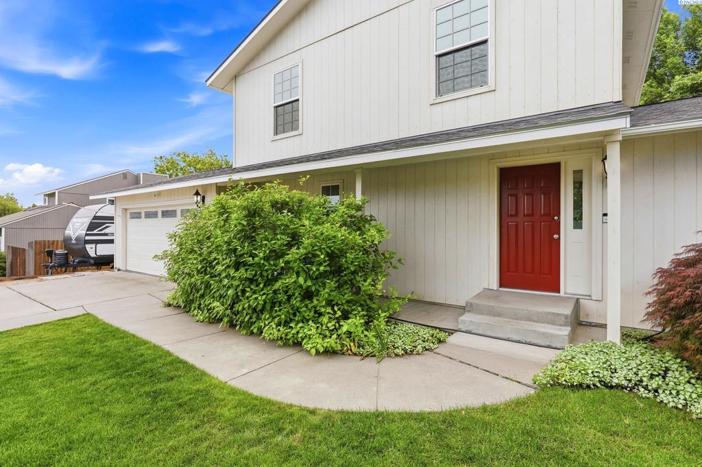 Photo of 5001 S Dayton Pl, Kennewick, WA 99337 (MLS # 292928)