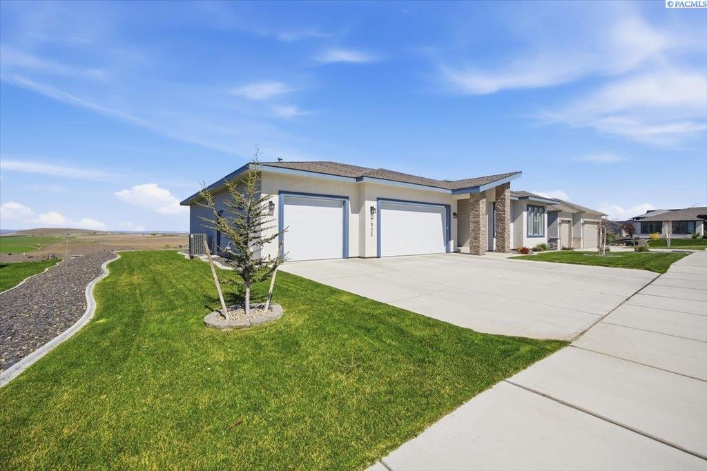 Photo of 7022 Corsica St, West Richland, WA 99353 (MLS # 291853)