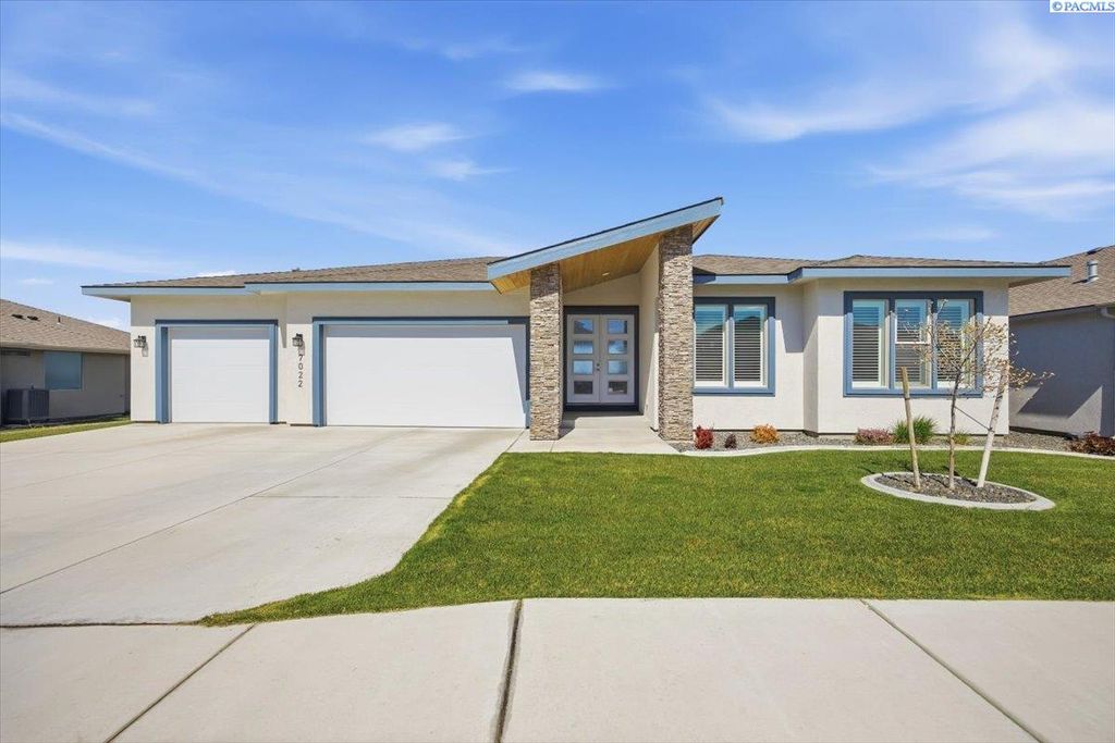 Photo of 7022 Corsica St, West Richland, WA 99353 (MLS # 291853)