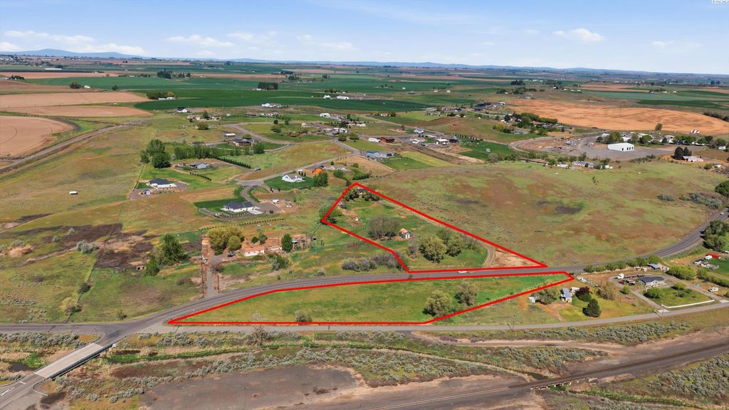 Photo of 351 W Eltopia West, Eltopia, WA 99330 (MLS # 292446)