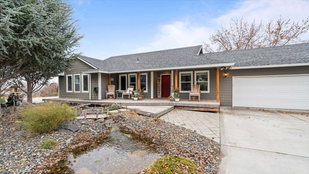 Photo of 2865 Jacob Ct, Kennewick, WA 99338 (MLS # 289171)