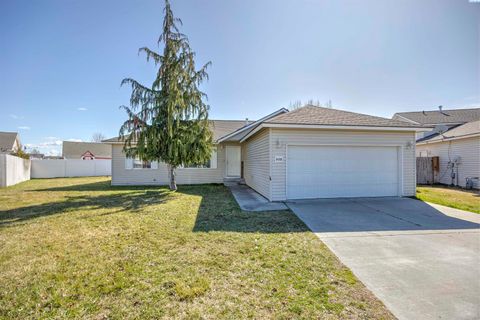 Photo of 8608 Heathrow Ct, Pasco, WA 99301 (MLS # 291202)