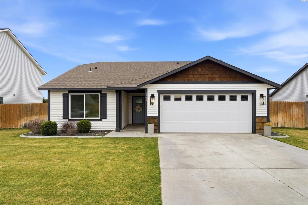Photo of 4908 Antioch Dr, Pasco, WA 99301 (MLS # 291201)
