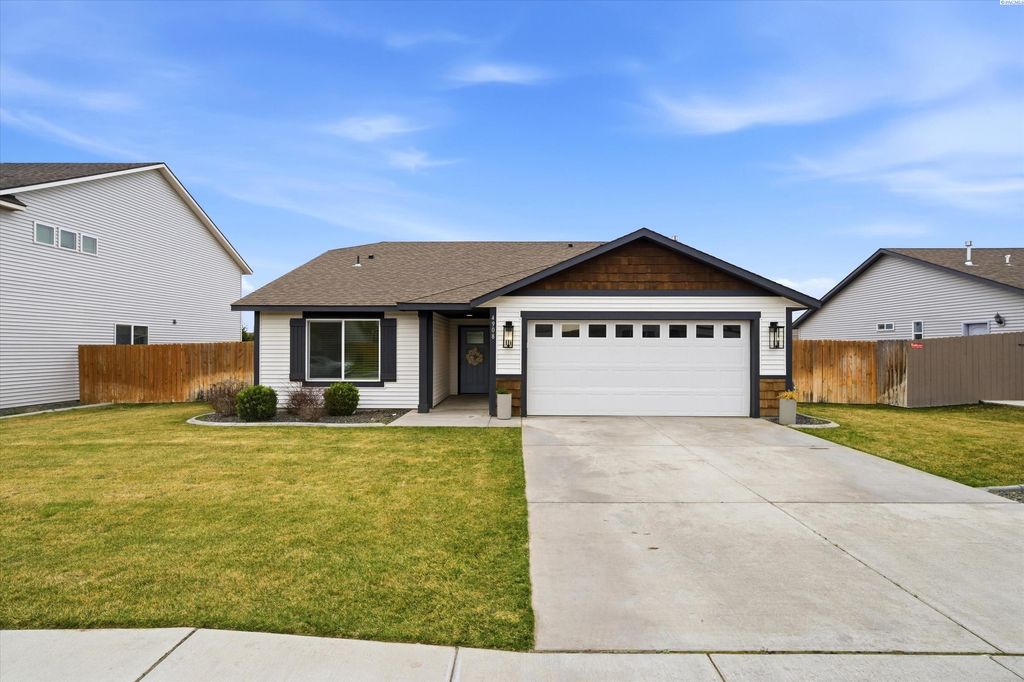 Photo of 4908 Antioch Dr, Pasco, WA 99301 (MLS # 291201)