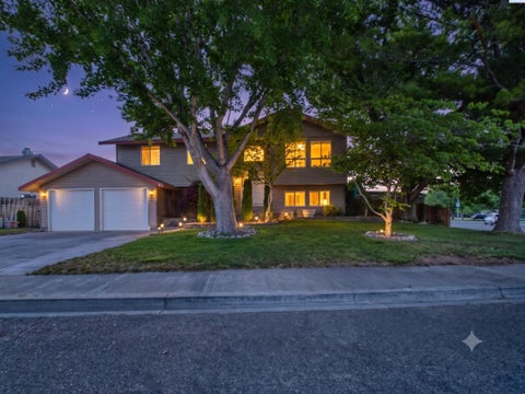 Photo of 719 N Louisiana Pl, Kennewick, WA 99336 (MLS # 293767)