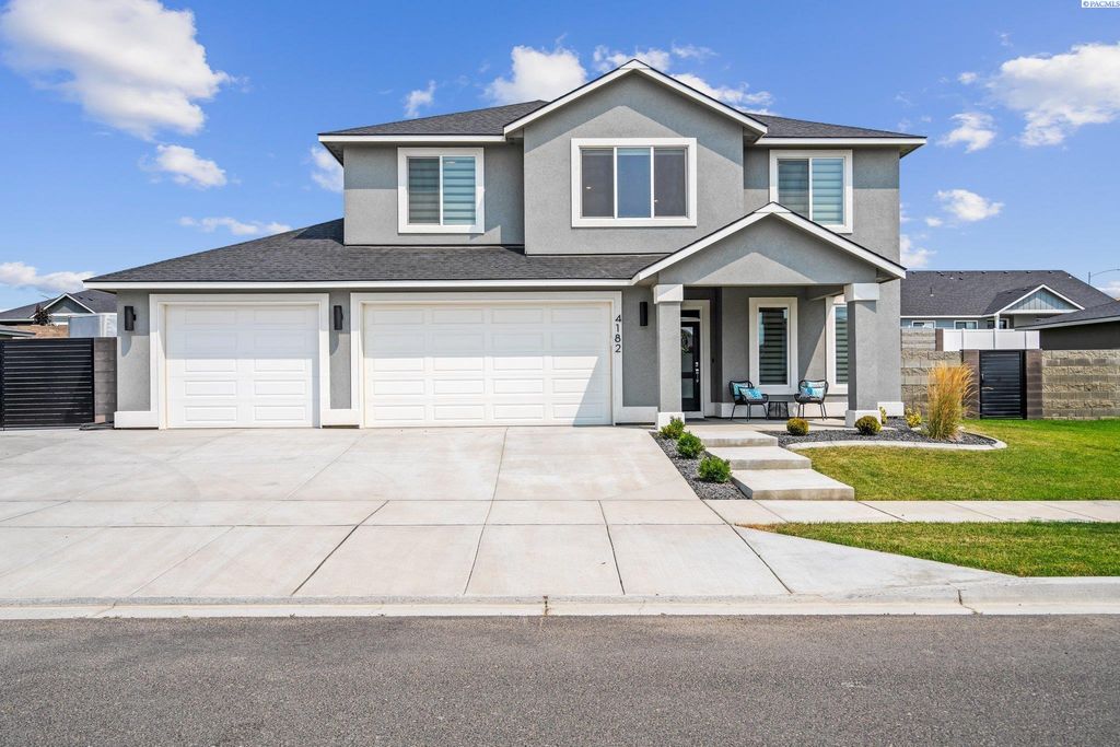 Photo of 4182 Potlatch St, Richland, WA 99352 (MLS # 289379)